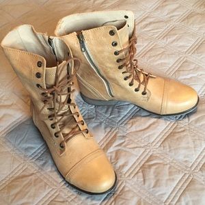 NWOT Steve Madden Boots
